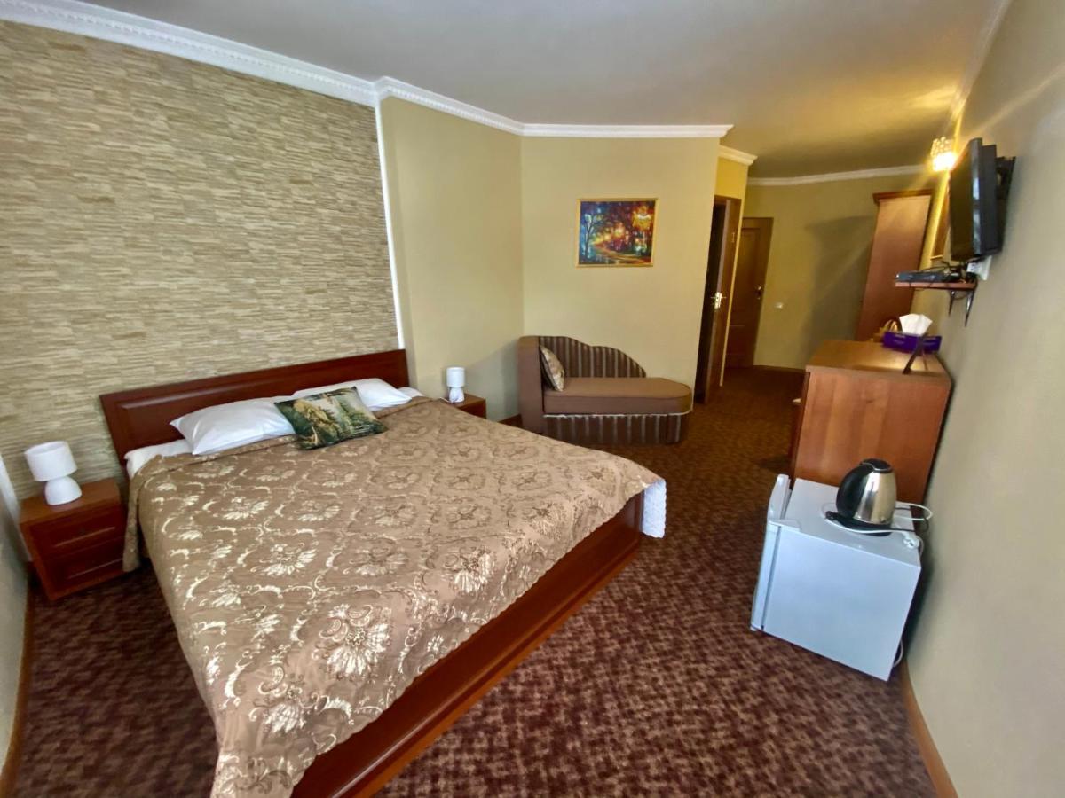 Hotel Three Korony Skhidnytsia Exterior foto